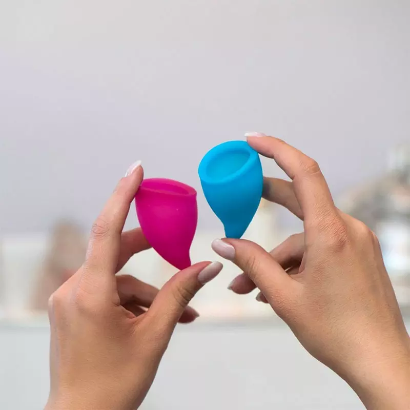 Fun Factory Fun Cup Taille A - Coupe Menstruelle (2pces) 4 Fun Factory Fun Cup Taille A - Coupe Menstruelle (2pces) – Image 4