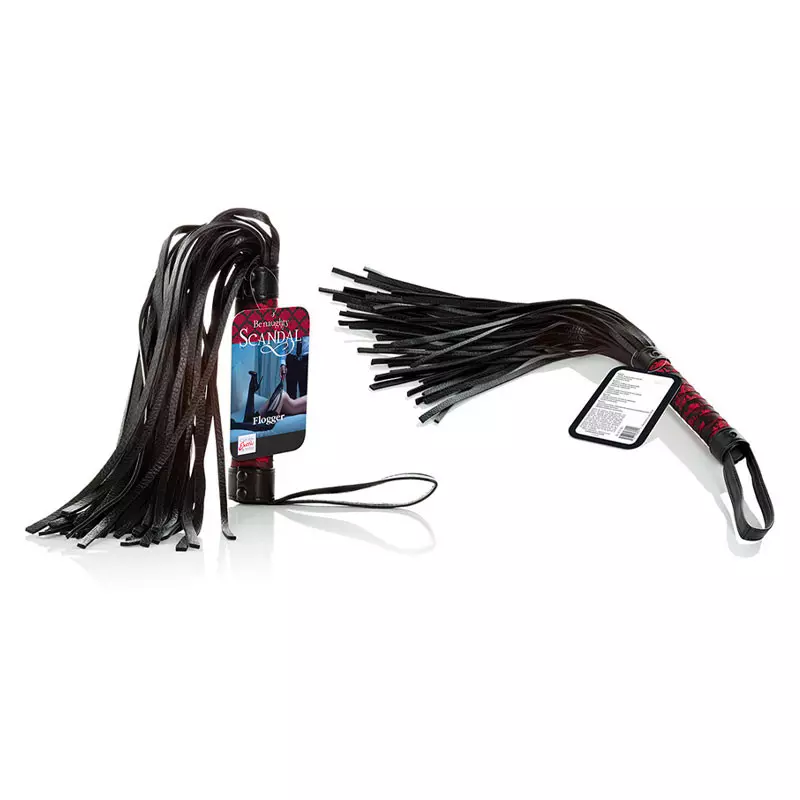 Martinet BDSM Scandal Flogger Noir & Rouge - Calexotics 2 Martinet BDSM Scandal Flogger Noir & Rouge - Calexotics – Image 2